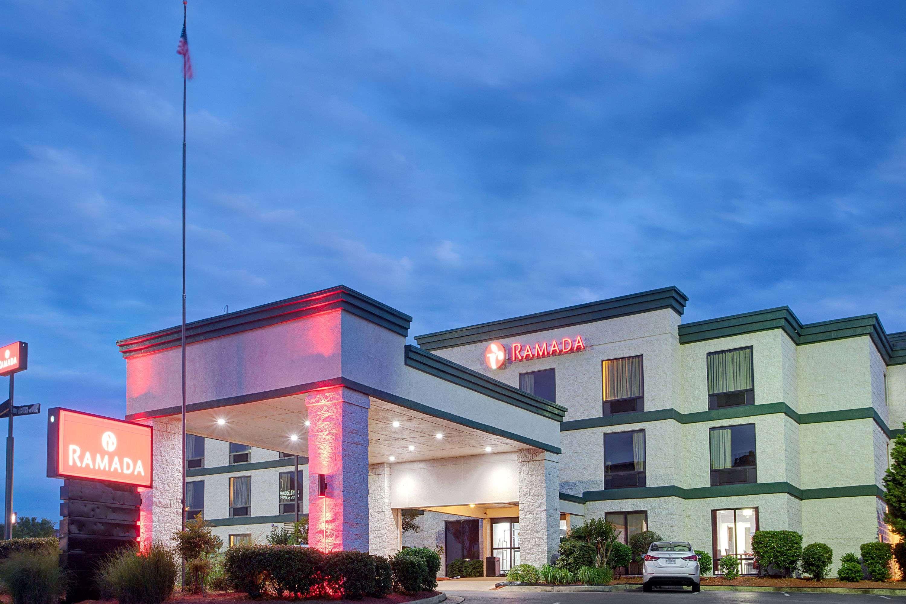 Ramada By Wyndham Pearl/Jackson Airport Hotel Exterior photo