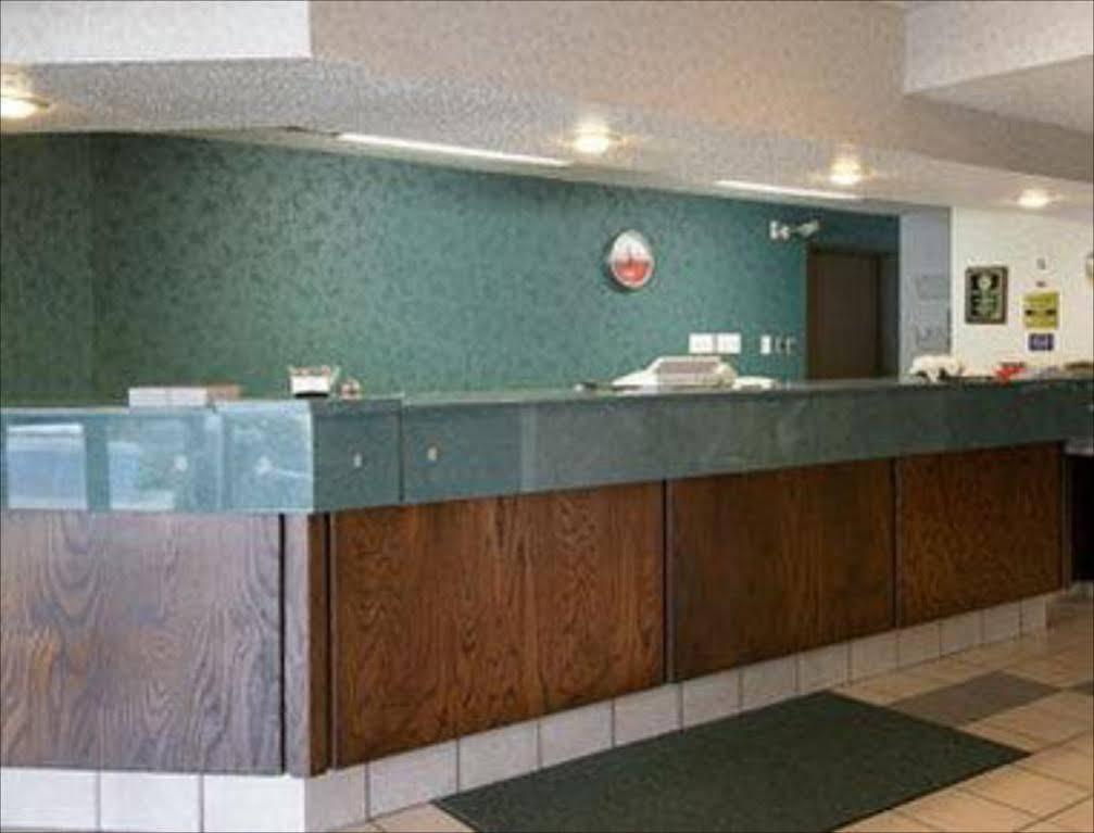 Ramada By Wyndham Pearl/Jackson Airport Hotel Exterior photo